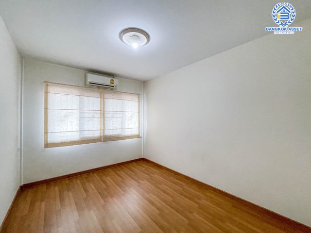 ทาวน์โฮมมือสอง ม. จงสุข วงศ์สว่าง 19 บ้านสวยพร้อมเข้าอยู่ บนเนื้อที่มากถึง 33.80 ตร.ว. ฟังก์ชัน 3 ห้องนอน 3 ห้องน้ำ แถมเครื่องปรับอากาศ 4 เครื่อง + เครื่องทำน้ำอุ่น + เครื่องดูดควัน  บนทำเลที่ดี เชื่อมต่อถนน กรุงเทพ-นนทบุรี, วงศ์สว่าง, รัตนาธิเบศร์ ใกล้รถไฟฟ้า "สถานีวงศ์สว่าง" และใกล้ทางด่วน "ศรีรัช"